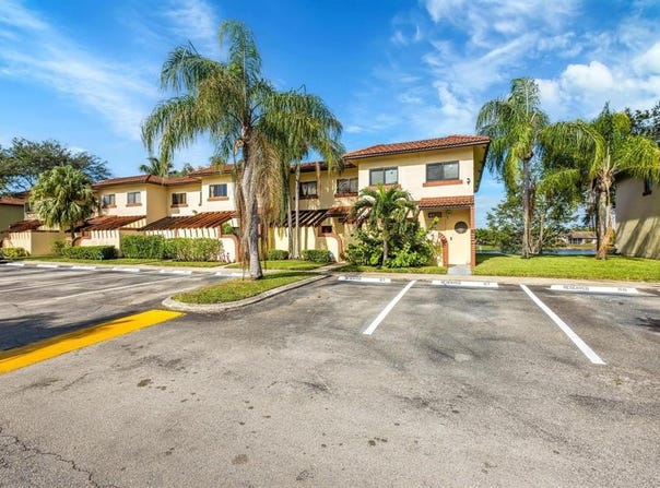 4623 NW 90th Ave, Sunrise, FL 33351