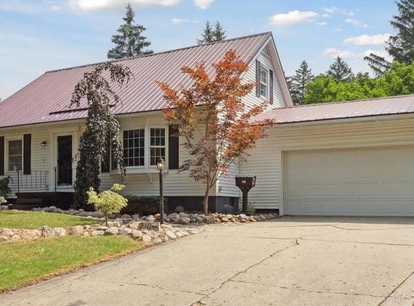 210 Westview Drive, Alma, MI 48801