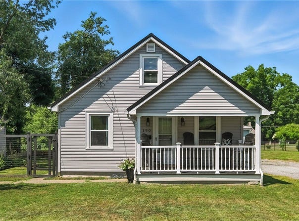 190 Elm St, Daugherty Twp, PA 15066