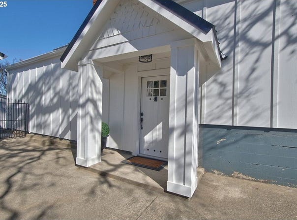 789 W MAIN ST, Carlton, OR 97111