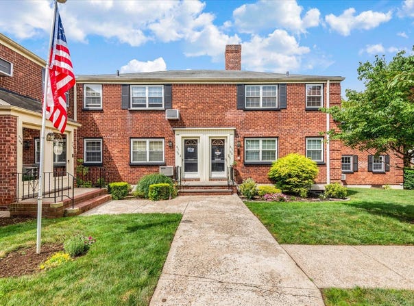 211-08 69th Avenue, Oakland Gardens, NY 11364