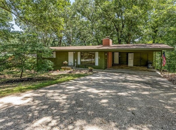 6 Finger  DR, Bella Vista, AR 72715