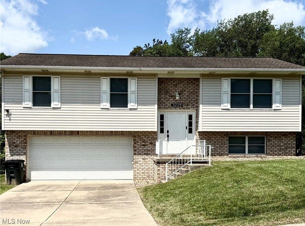 3229 Saint Charles Drive, Steubenville, OH 43952