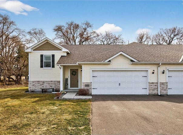 993 Fox Avenue, Montrose, MN 55363