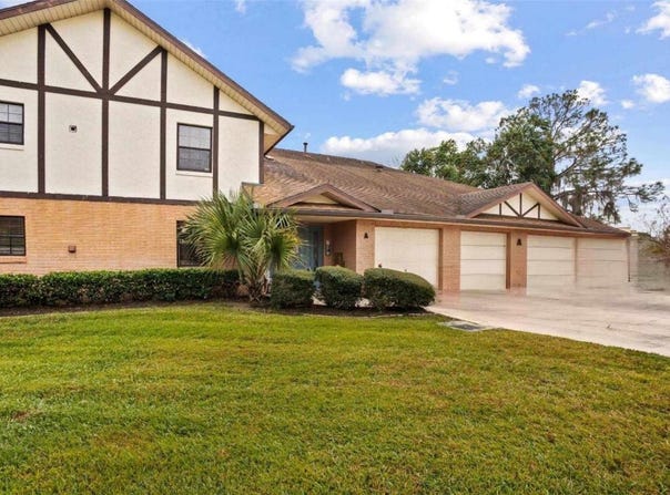 100 E OAK TERRACE DRIVE, LEESBURG, FL 34748
