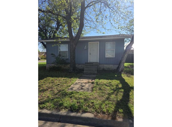 1116 NW Dearborn Ave, Lawton, OK 73507-6551