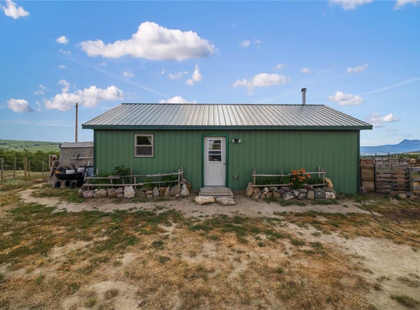 27 Skyline Drive, Babb, MT 59411
