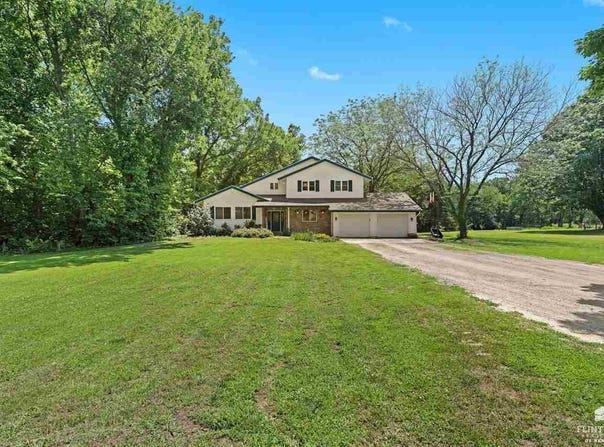 1411 Deep Creek Lane, Manhattan, KS 66502