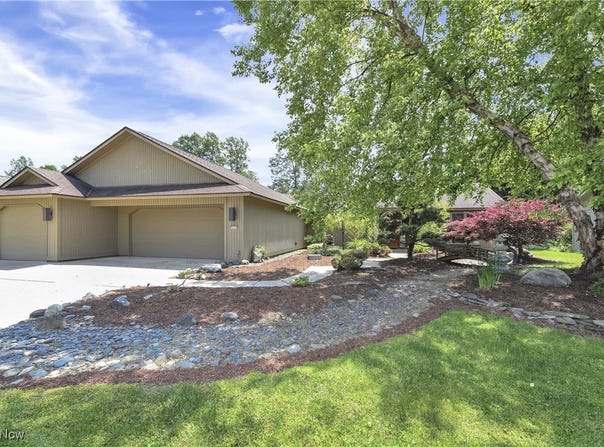 32539 Bridgestone Drive, North Ridgeville, OH 44039