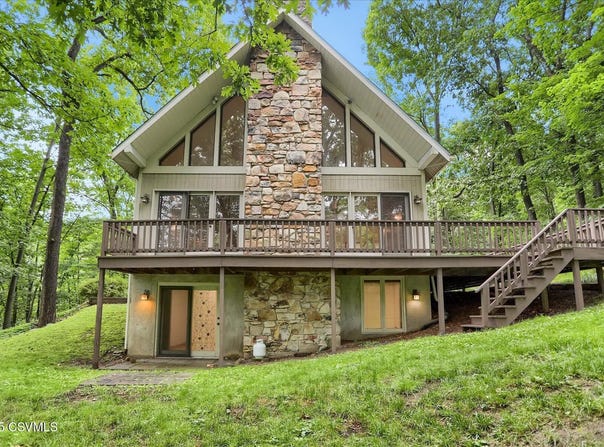 16 MARCH Circle, Winfield, PA 17889