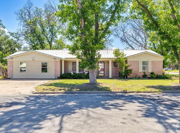 2029 China St, Brady, TX 76825