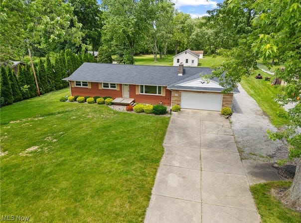 10007 Portage Street NW, Canal Fulton, OH 44614
