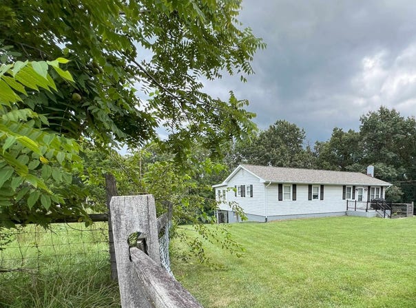 302 HERMITAGE RD, STAUNTON, VA 24401