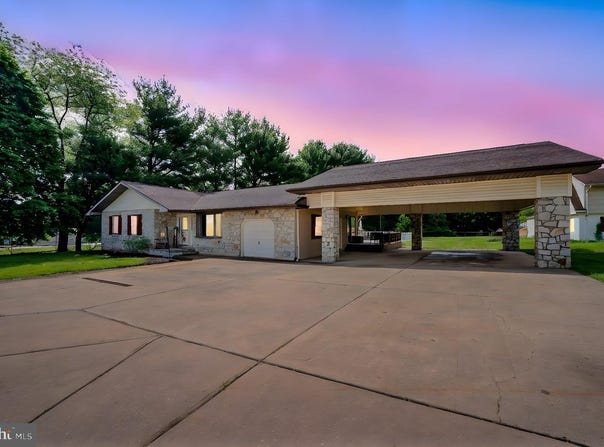 1140 GOVERNOR LEA RD, BEAR, DE 19701