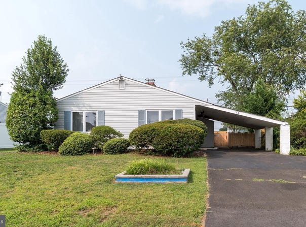 53 PINEWOOD DRIVE, LEVITTOWN, PA 19054