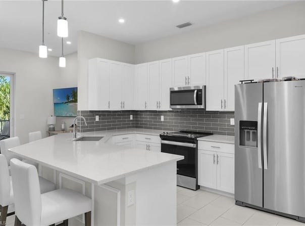 268 Indies Dr E, NAPLES, FL 34114