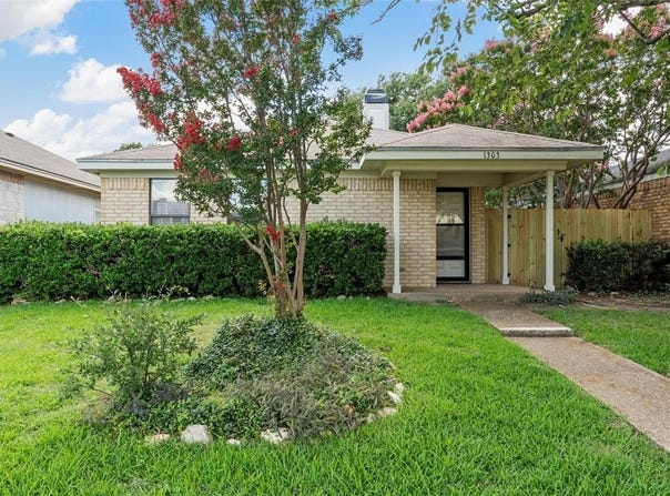 1303 Chapel Creek Road, Waco, TX 76712