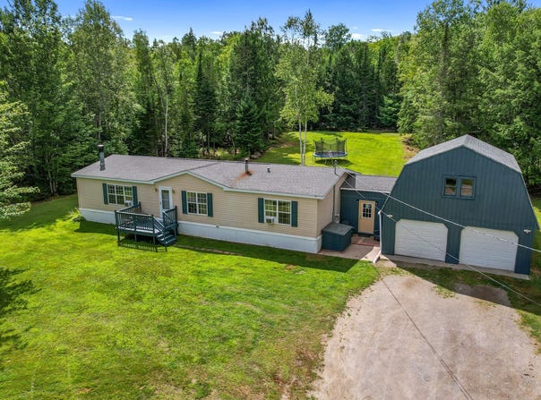 469 Townhouse Road, Kenduskeag, ME 04450
