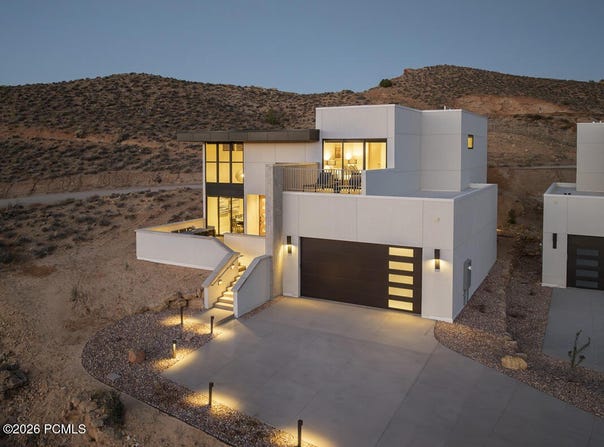 215 Lionsback Loop, Moab, UT 84532