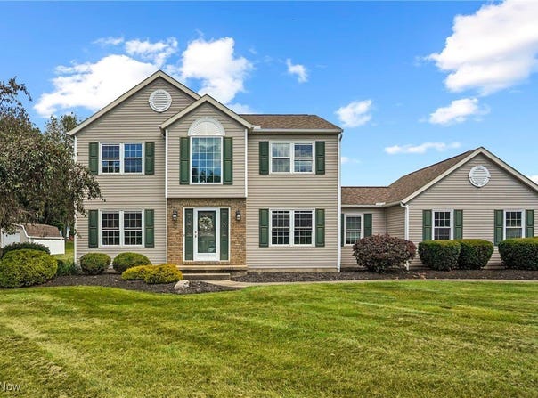 2202 Martin Crest Drive, Akron, OH 44312