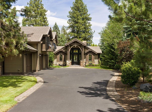 19570 Ball Butte Court, Bend, OR 97702