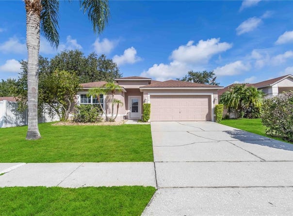 570 BROWN BEAR WAY, ST CLOUD, FL 34772
