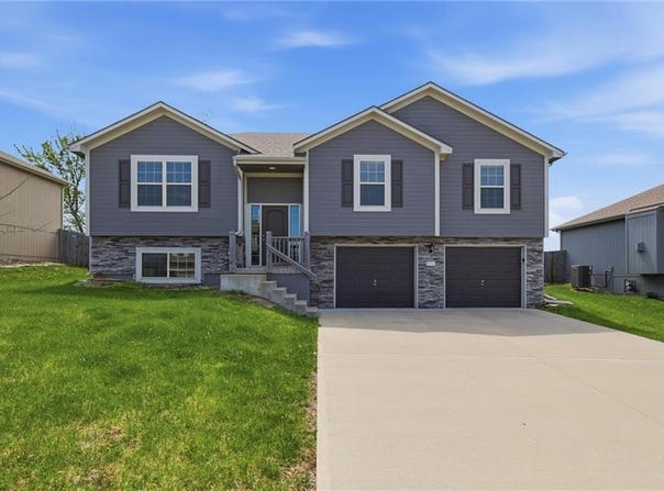 513 Bud Lane, Belton, MO 64012