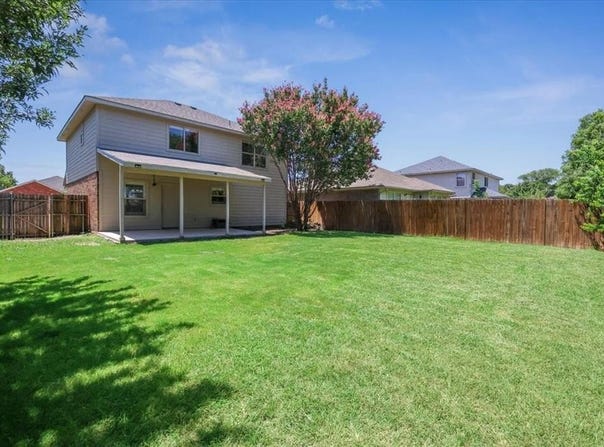 9844 Stoney Bridge Road, Fort Worth, TX 76108