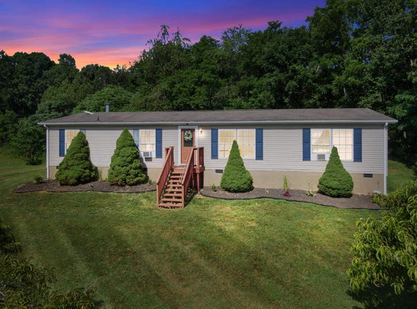 678 Peachtree Hill, Christiansburg, VA 24073