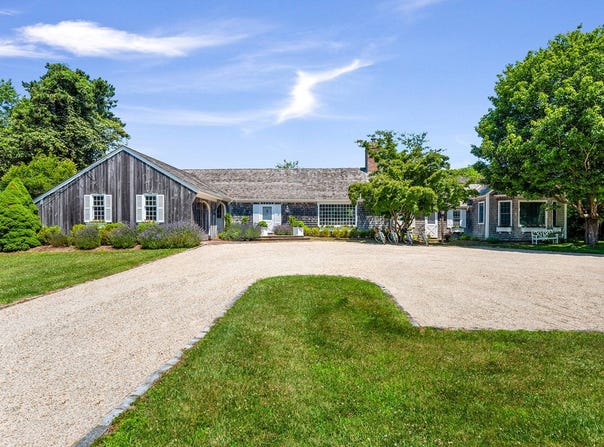 19 Quaquanantuck Lane, Quogue, NY 11959