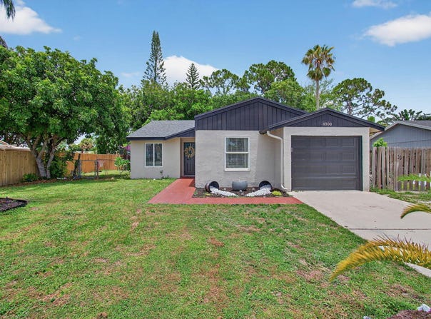 8300 Little Beth Drive E, Boynton Beach, FL 33472