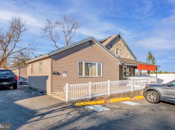 4400 CHICHESTER AVENUE, MARCUS HOOK, PA 19061