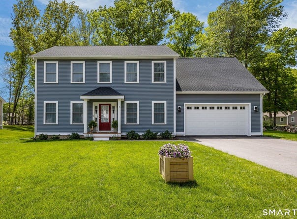 2 Martys Way, Ledyard, CT 06339