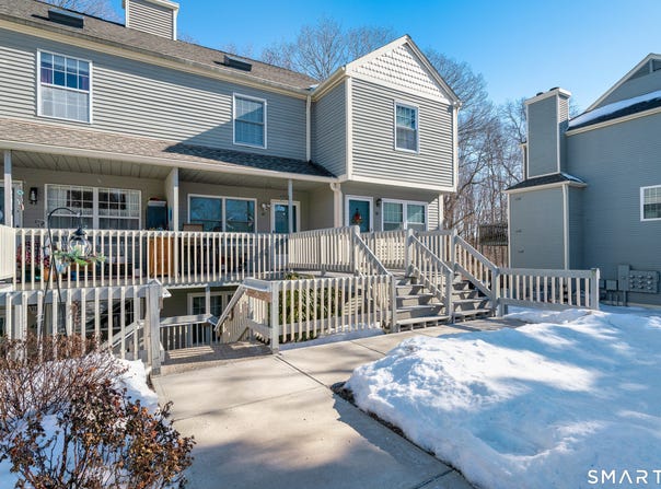 39 Manorwood Drive, Branford, CT 06405