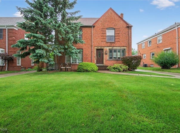 3537 Shannon Road, Cleveland Heights, OH 44118