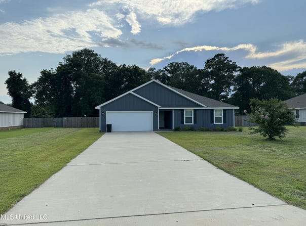 140 Magnolia Farms Drive, Lucedale, MS 39452