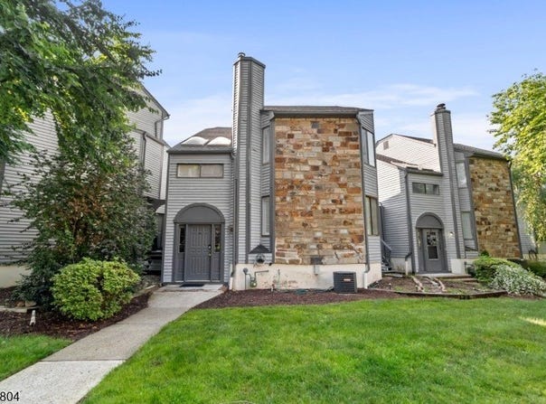 27 Delbarton Ct, Washington Twp., NJ 07840-4215