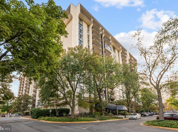 5300 HOLMES RUN Parkway, ALEXANDRIA, VA 22304