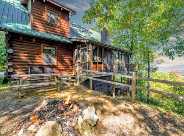 3831 GLENVIEW Way, Sevierville, TN 37862