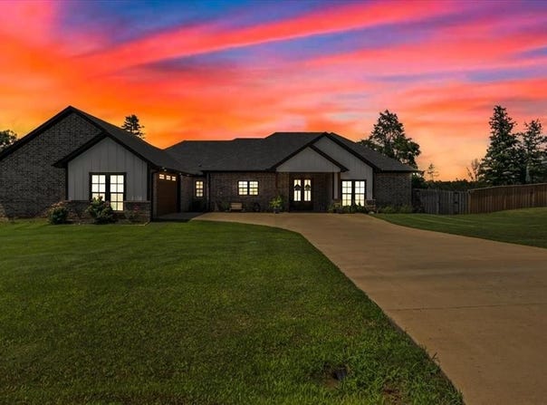 18329 Timber Oaks Drive, Lindale, TX 75771