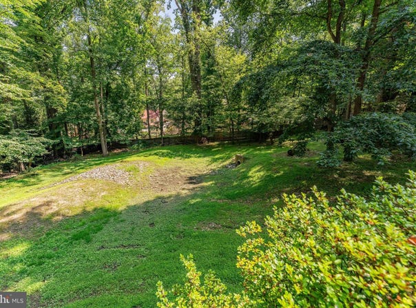 406 BRIGHTON CIRCLE, DEVON, PA 19333
