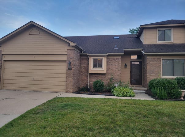 15430 Windmill Drive, Macomb, MI 48044