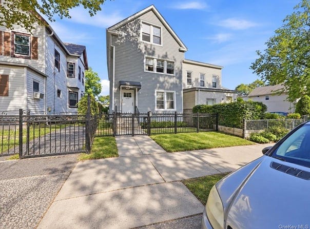 445 S 8th Avenue, Mount Vernon, NY 10550