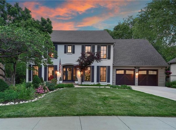 8521 Rosehill Road, Lenexa, KS 66215