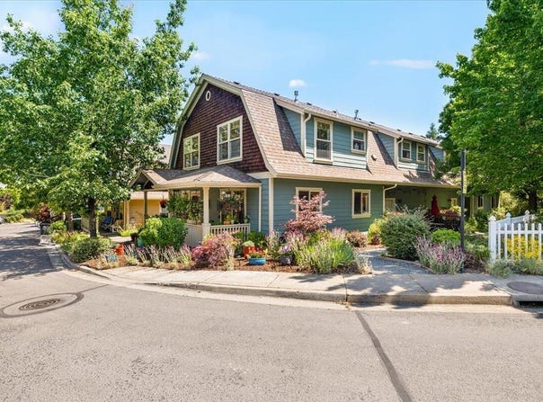 866 Blackberry Lane, Ashland, OR 97520