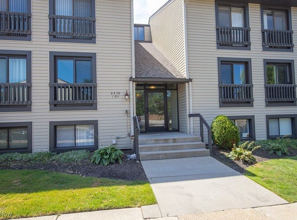 6250 Greenwood Parkway unit: 404, Sagamore Hills, OH 44067