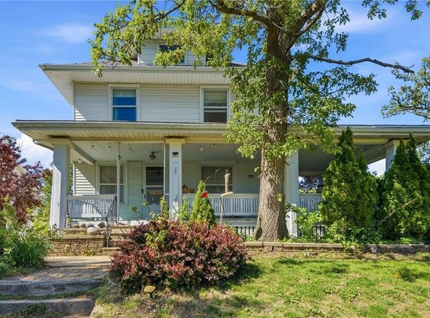 1526 C Ave NW, Cedar Rapids, IA 52405
