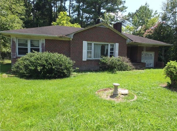 125 E Main Street, Wakefield, VA 23888