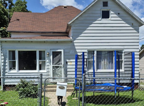 110 W PARK Street, Harrisburg, IL 62946