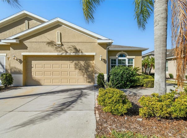 2253 OAKLEY GREEN DRIVE, SUN CITY CENTER, FL 33573